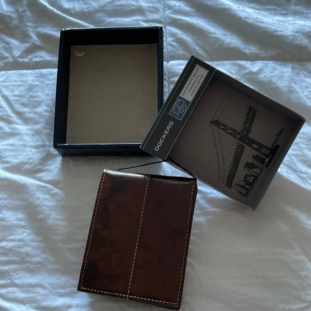 Men’s Dockers brand new wallet